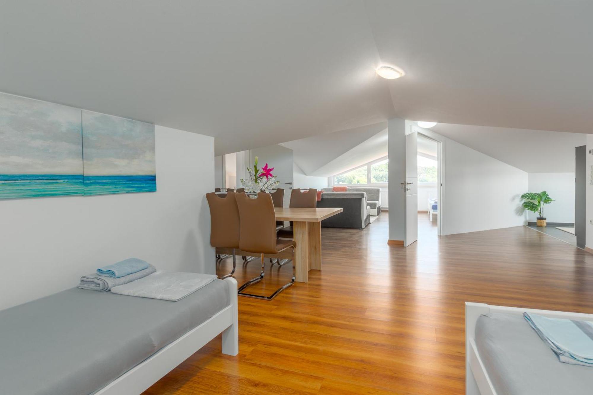 Adriana Apartma
