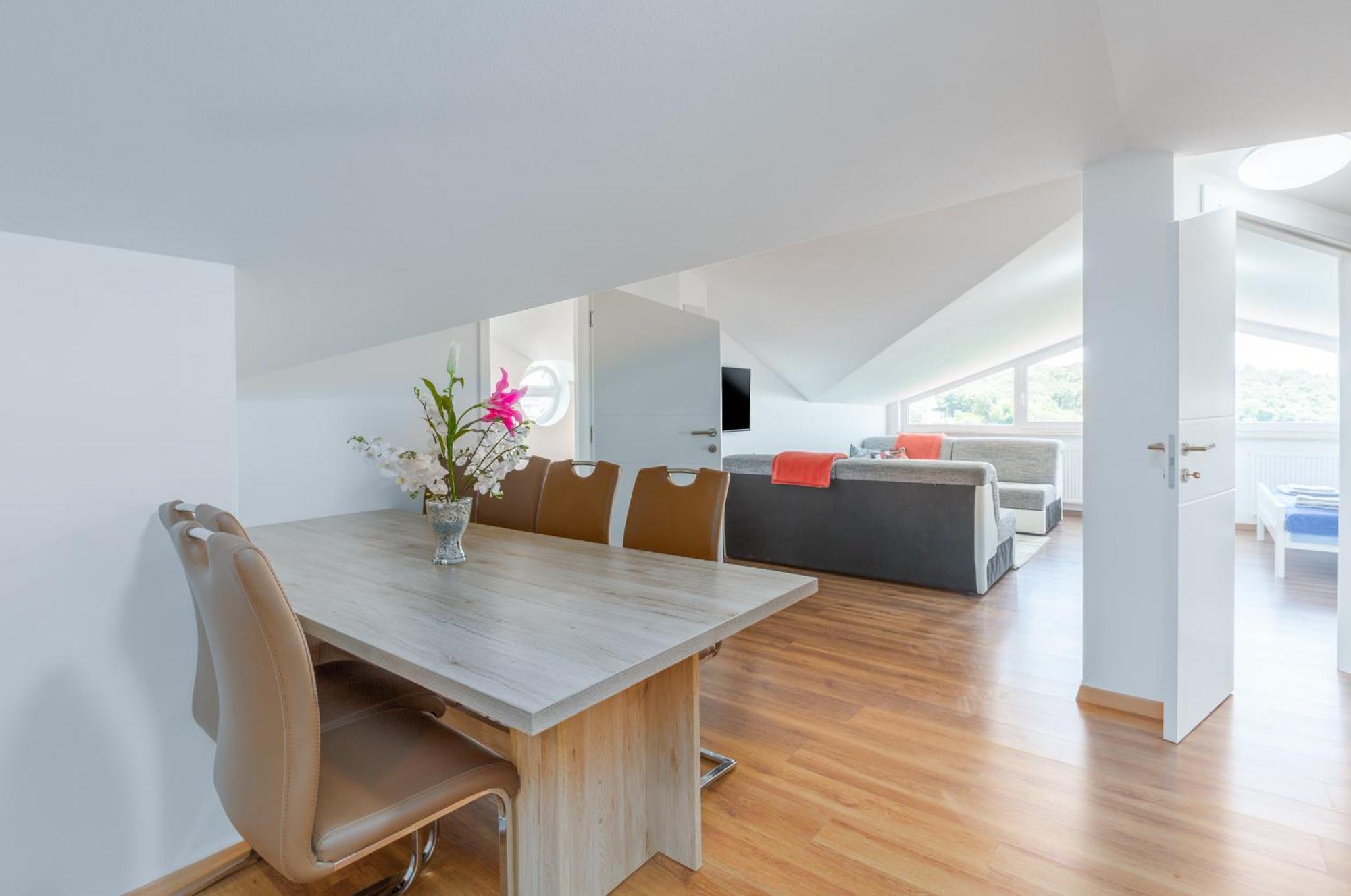 Apartma Adriana *